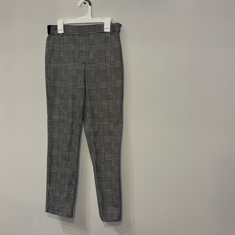 H&M Black & White Plaid Ankle Pants Size 4